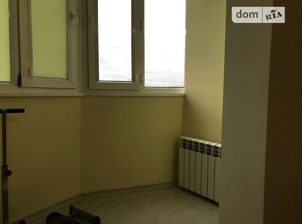 трехкомнатная квартира с мебелью в Одессе, район Киевский, на ул. Академика Вильямса в аренду на долгий срок помесячно фото 1