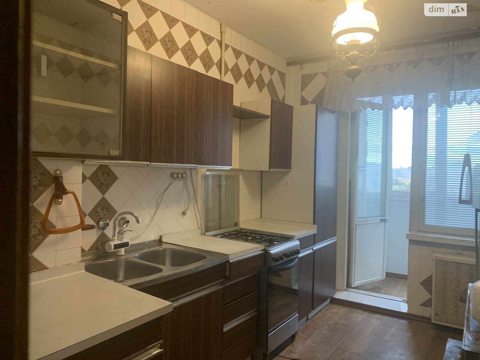 трехкомнатная квартира в Одессе, район Киевский, на просп. Князя Ярослава Мудрого 1А в аренду на долгий срок помесячно фото 1