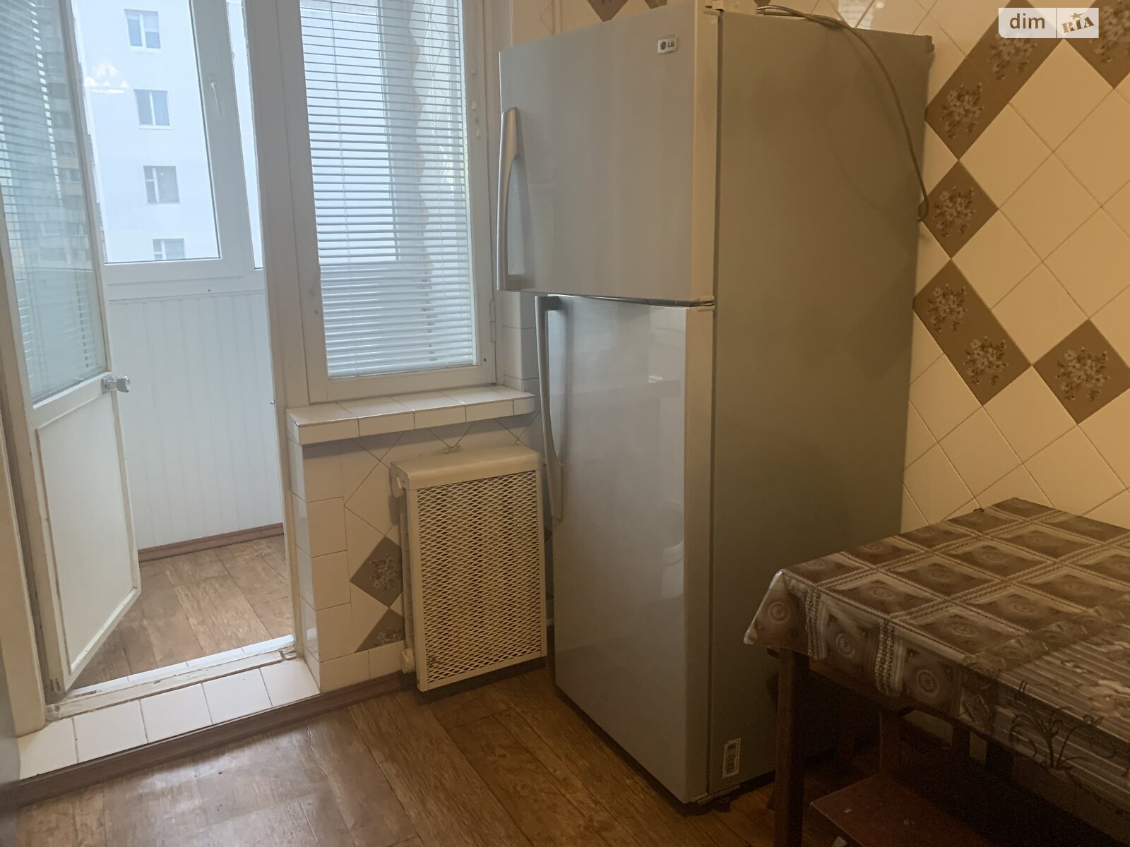 трехкомнатная квартира в Одессе, район Киевский, на просп. Князя Ярослава Мудрого 1А в аренду на долгий срок помесячно фото 1