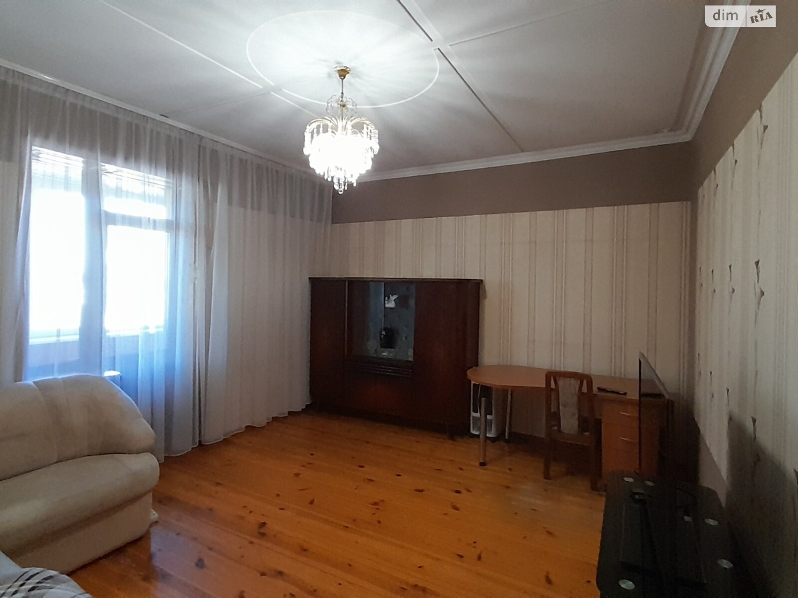 трикімнатна квартира в Одесі, район undefined, на просп. Небесної Сотні 4 в довготривалу оренду помісячно фото 1 трикімнатна квартира в Одесі, район undefined, на просп. Небесної Сотні 4 в довготривалу оренду помісячно фото 1