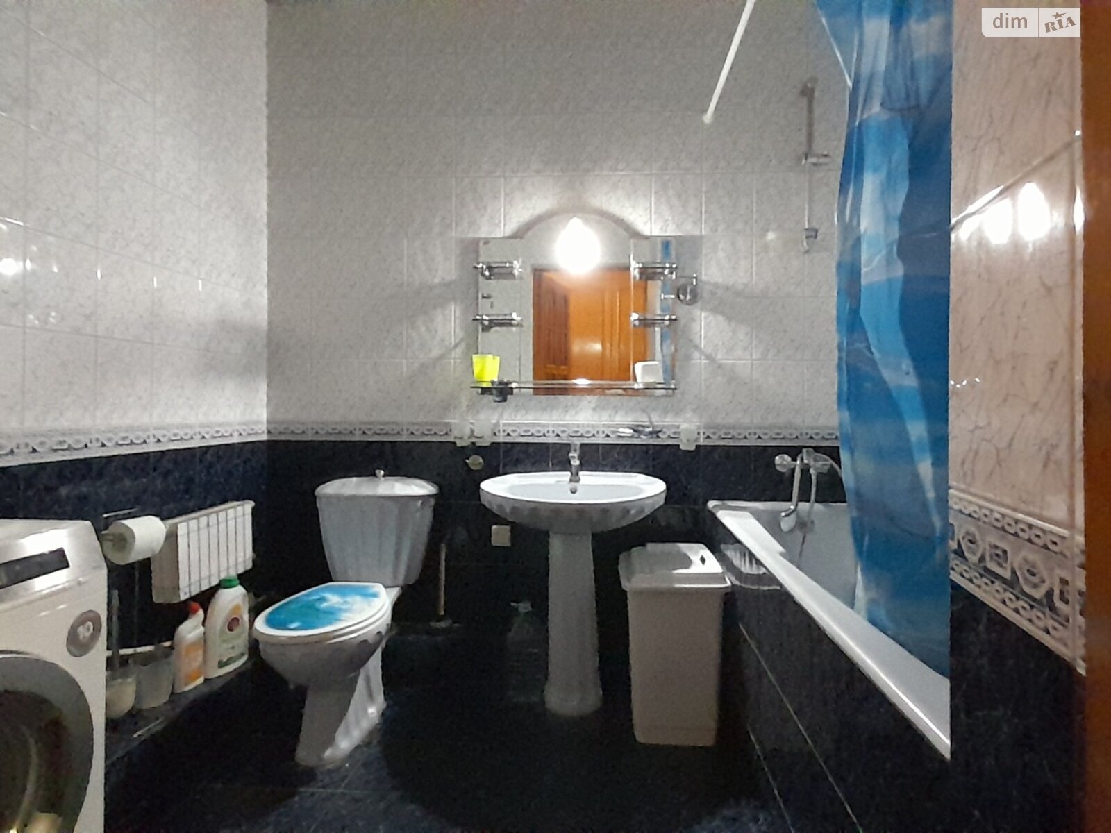 трикімнатна квартира в Одесі, район undefined, на просп. Небесної Сотні 4 в довготривалу оренду помісячно фото 1 трикімнатна квартира в Одесі, район undefined, на просп. Небесної Сотні 4 в довготривалу оренду помісячно фото 1