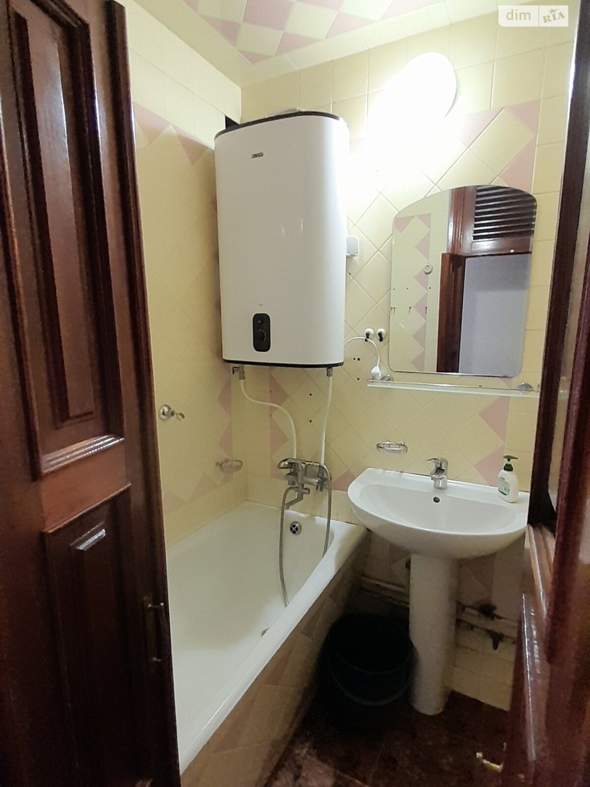 трикімнатна квартира в Одесі, район undefined, на просп. Небесної Сотні 5 в довготривалу оренду помісячно фото 1