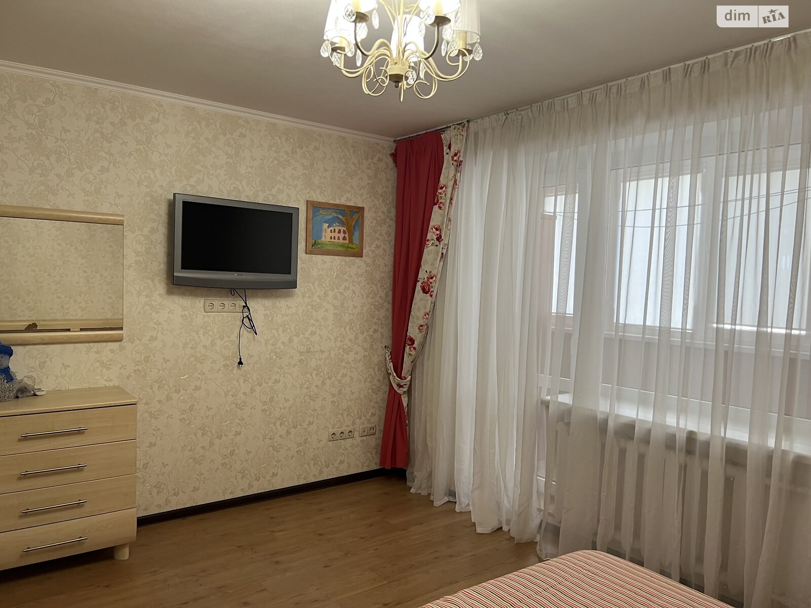 трехкомнатная квартира в Одессе, район Киевский, на ул. Тополевая 12 в аренду на долгий срок помесячно фото 1