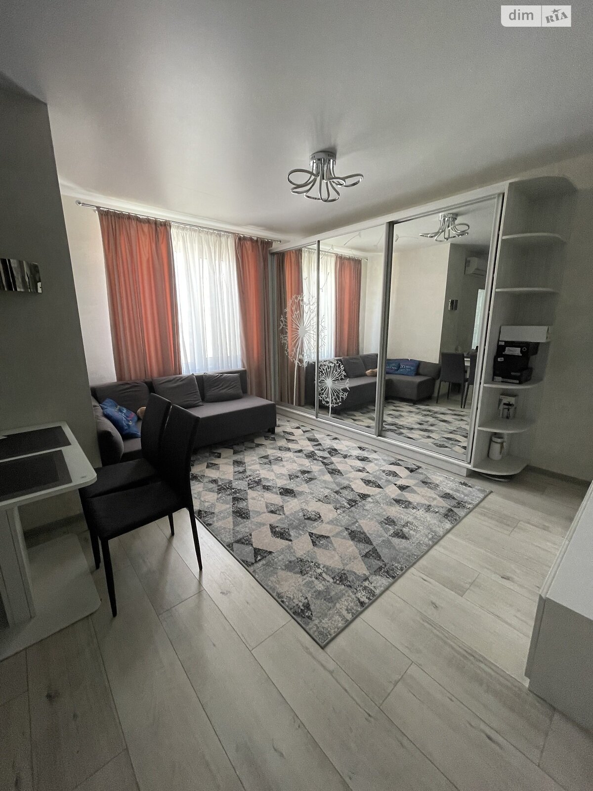 однокімнатна квартира з ремонтом в Одесі, район Київський, на мас. Радужний 20 в довготривалу оренду помісячно фото 1