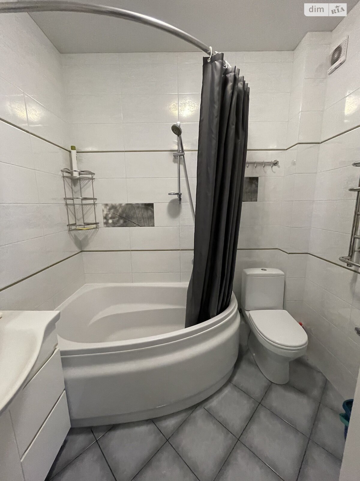 однокімнатна квартира з ремонтом в Одесі, район Київський, на мас. Радужний 20 в довготривалу оренду помісячно фото 1