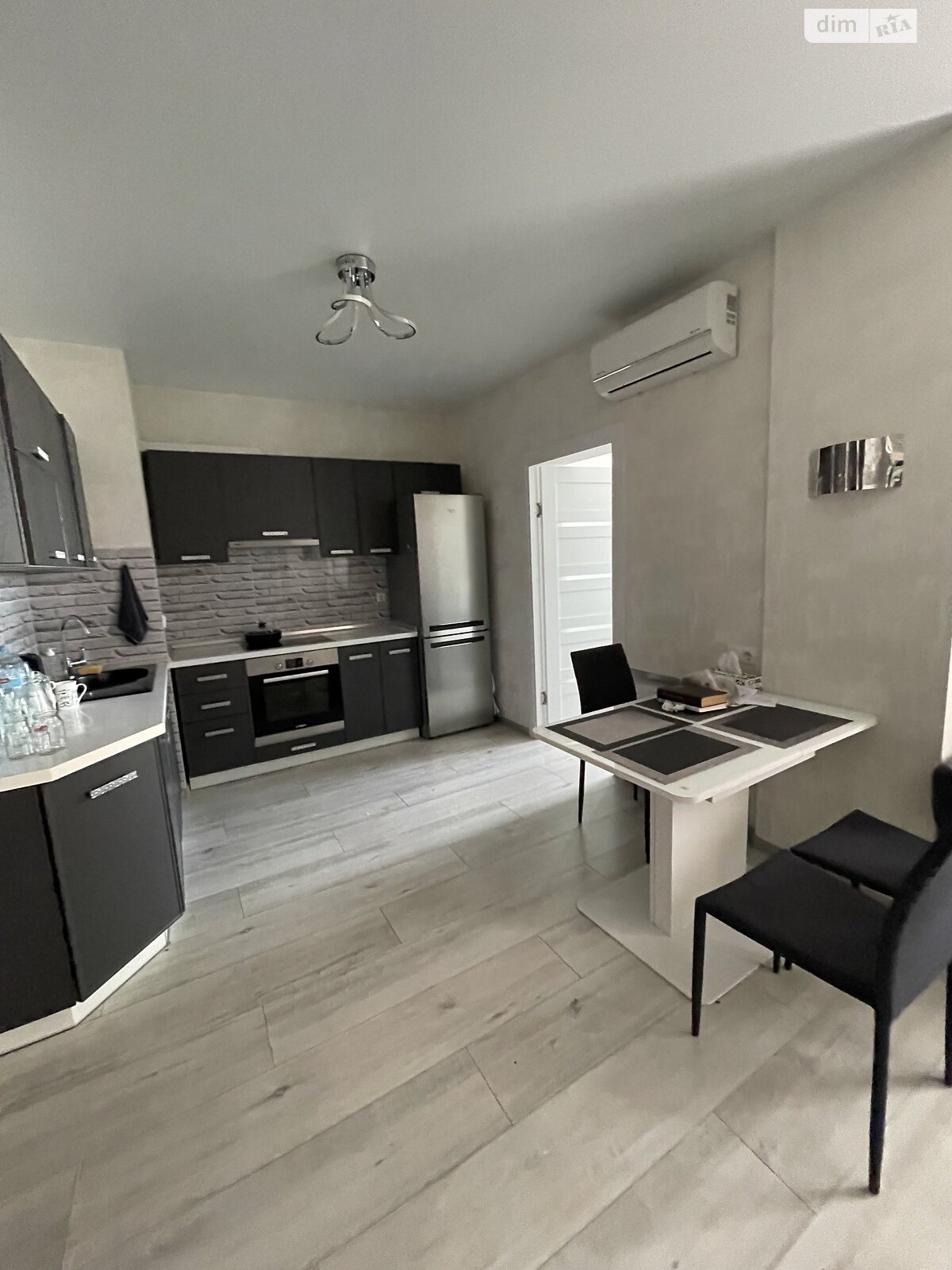 однокімнатна квартира з ремонтом в Одесі, район Київський, на мас. Радужний 20 в довготривалу оренду помісячно фото 1