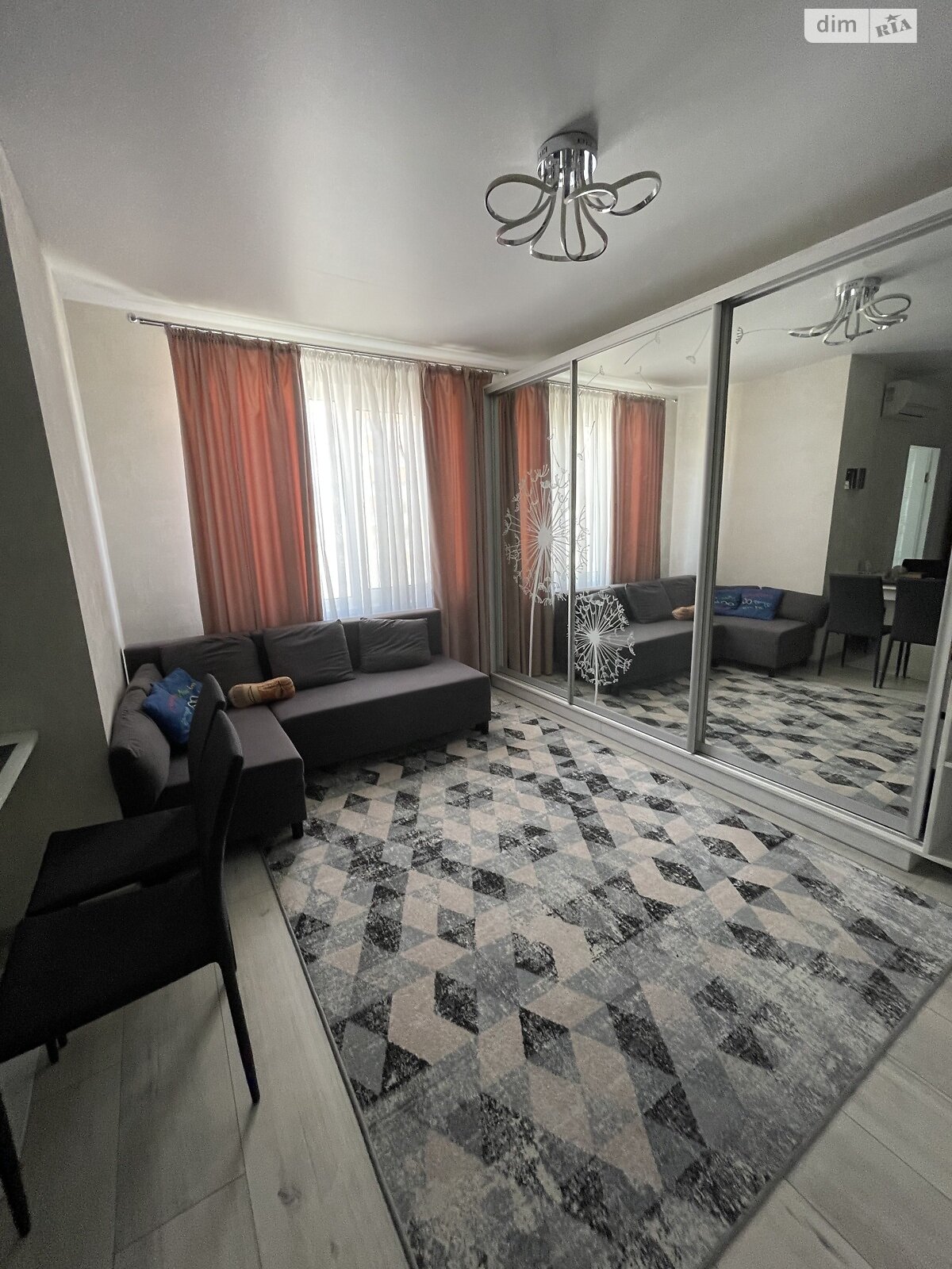 однокімнатна квартира з ремонтом в Одесі, район Київський, на мас. Радужний 20 в довготривалу оренду помісячно фото 1