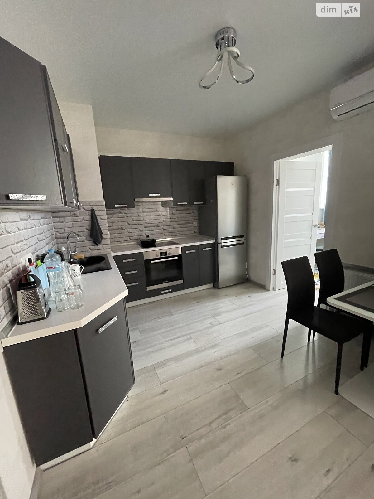 однокімнатна квартира з ремонтом в Одесі, район Київський, на мас. Радужний 20 в довготривалу оренду помісячно фото 1