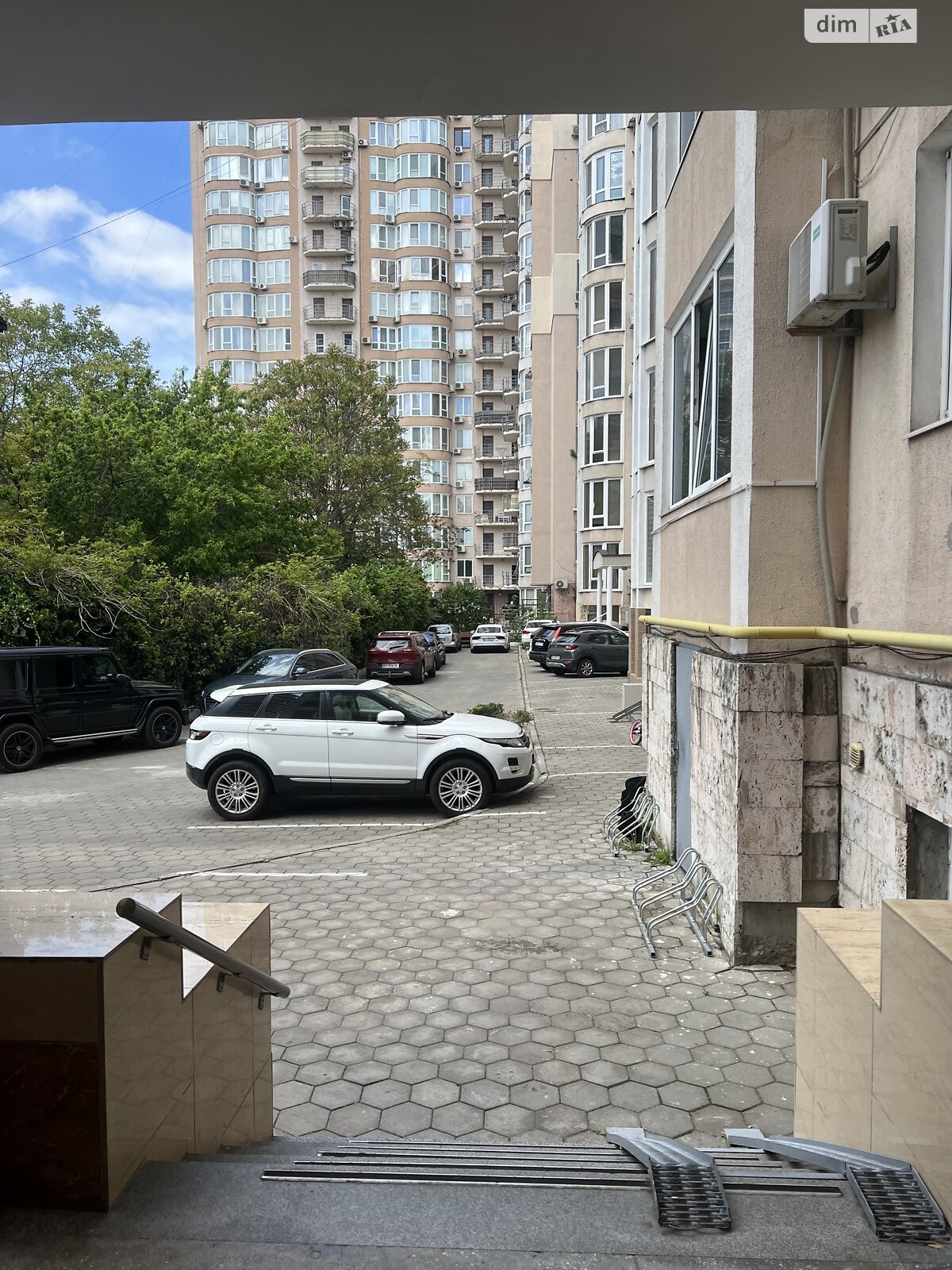 трикімнатна квартира в Одесі, район Ланжерон, на пров. Обсерваторний 2/4 в довготривалу оренду помісячно фото 1 трикімнатна квартира в Одесі, район Ланжерон, на пров. Обсерваторний 2/4 в довготривалу оренду помісячно фото 1