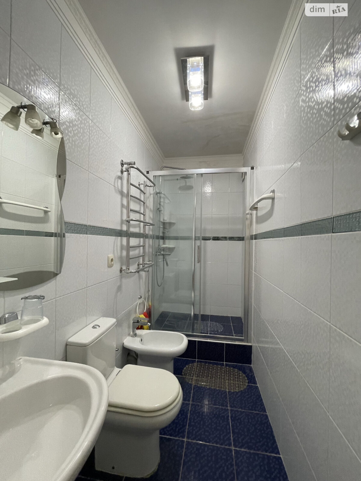 трехкомнатная квартира в Одессе, район Ланжерон, на пер. Обсерваторный 2/6 в аренду на долгий срок помесячно фото 1