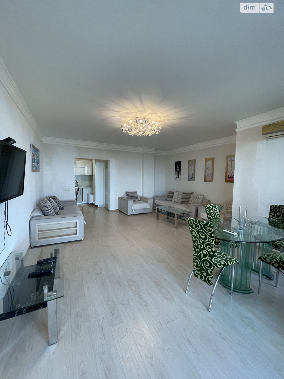 трехкомнатная квартира в Одессе, район Ланжерон, на пер. Обсерваторный 2/6 в аренду на долгий срок помесячно фото 1