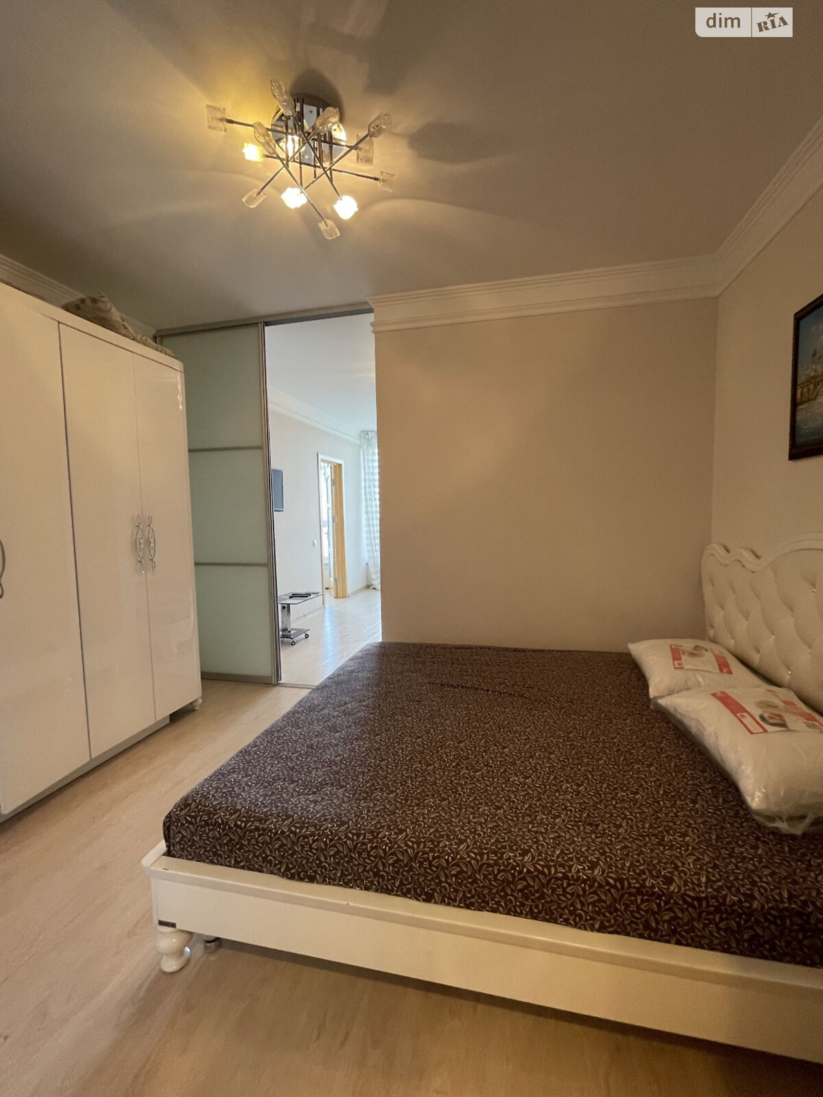 трехкомнатная квартира в Одессе, район Ланжерон, на пер. Обсерваторный 2/6 в аренду на долгий срок помесячно фото 1