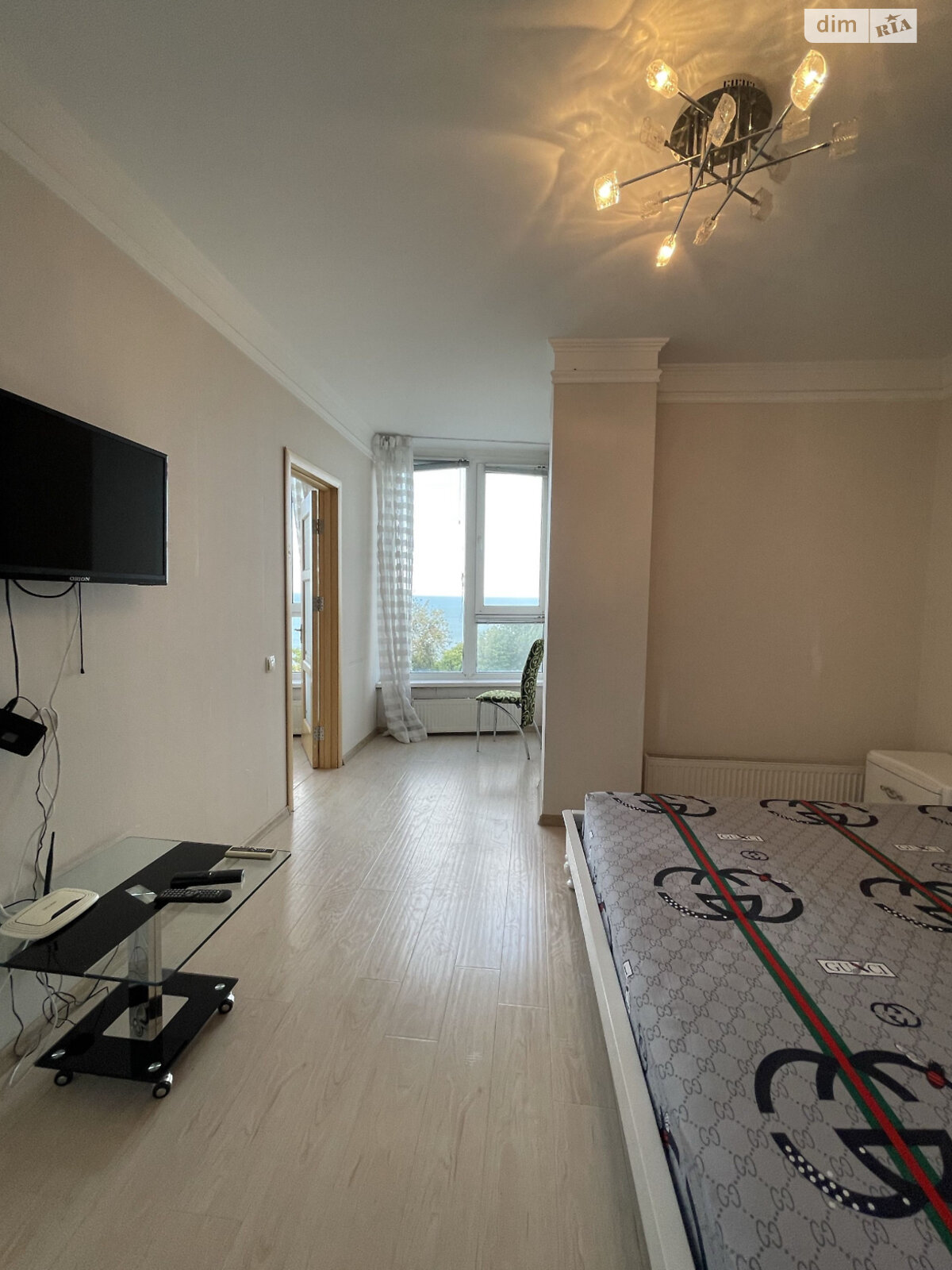 трехкомнатная квартира в Одессе, район Ланжерон, на пер. Обсерваторный 2/6 в аренду на долгий срок помесячно фото 1