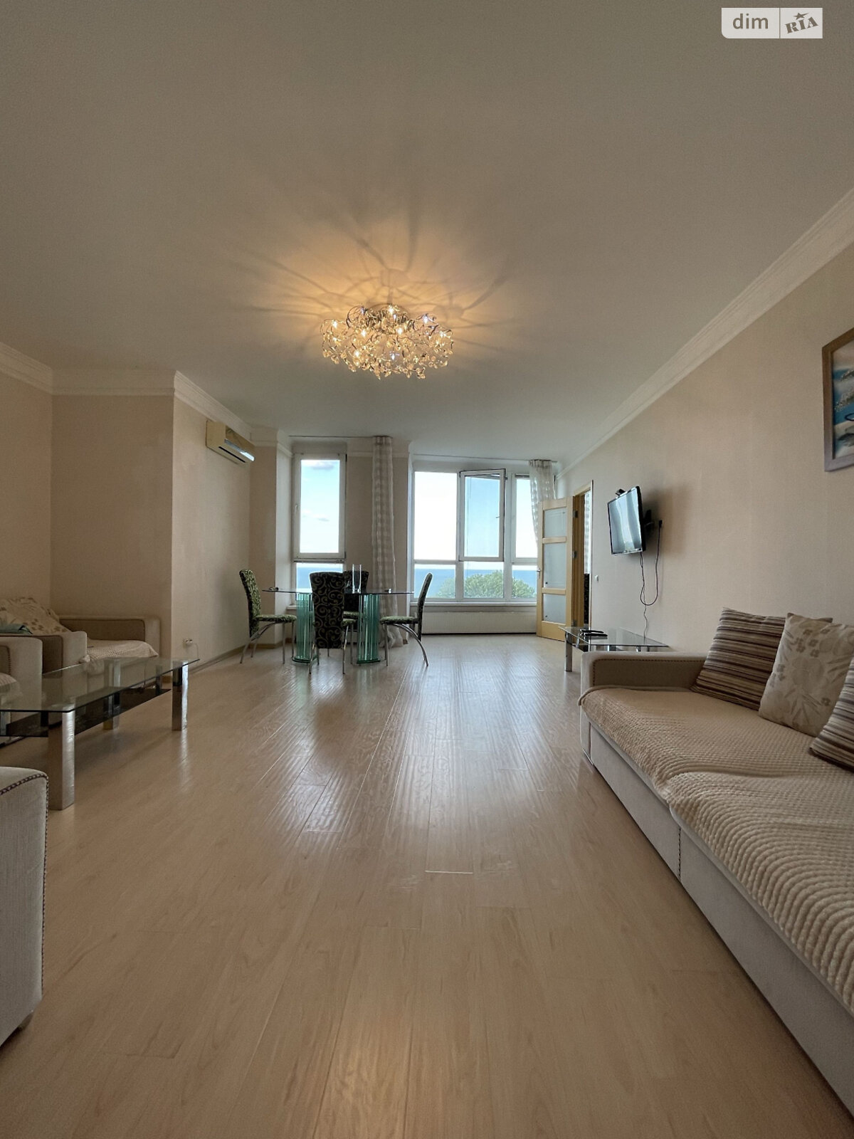 трехкомнатная квартира в Одессе, район Ланжерон, на пер. Обсерваторный 2/6 в аренду на долгий срок помесячно фото 1