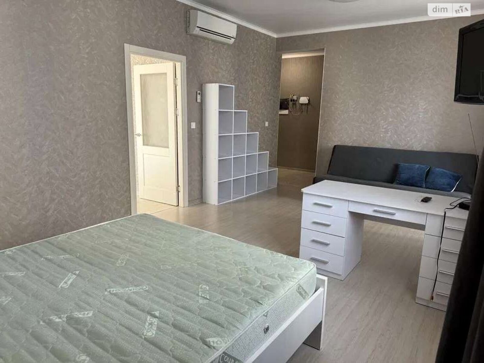 однокомнатная квартира в Одессе, на просп. Леси Украинки 19А в аренду на долгий срок помесячно фото 1 однокомнатная квартира в Одессе, на просп. Леси Украинки 19А в аренду на долгий срок помесячно фото 1