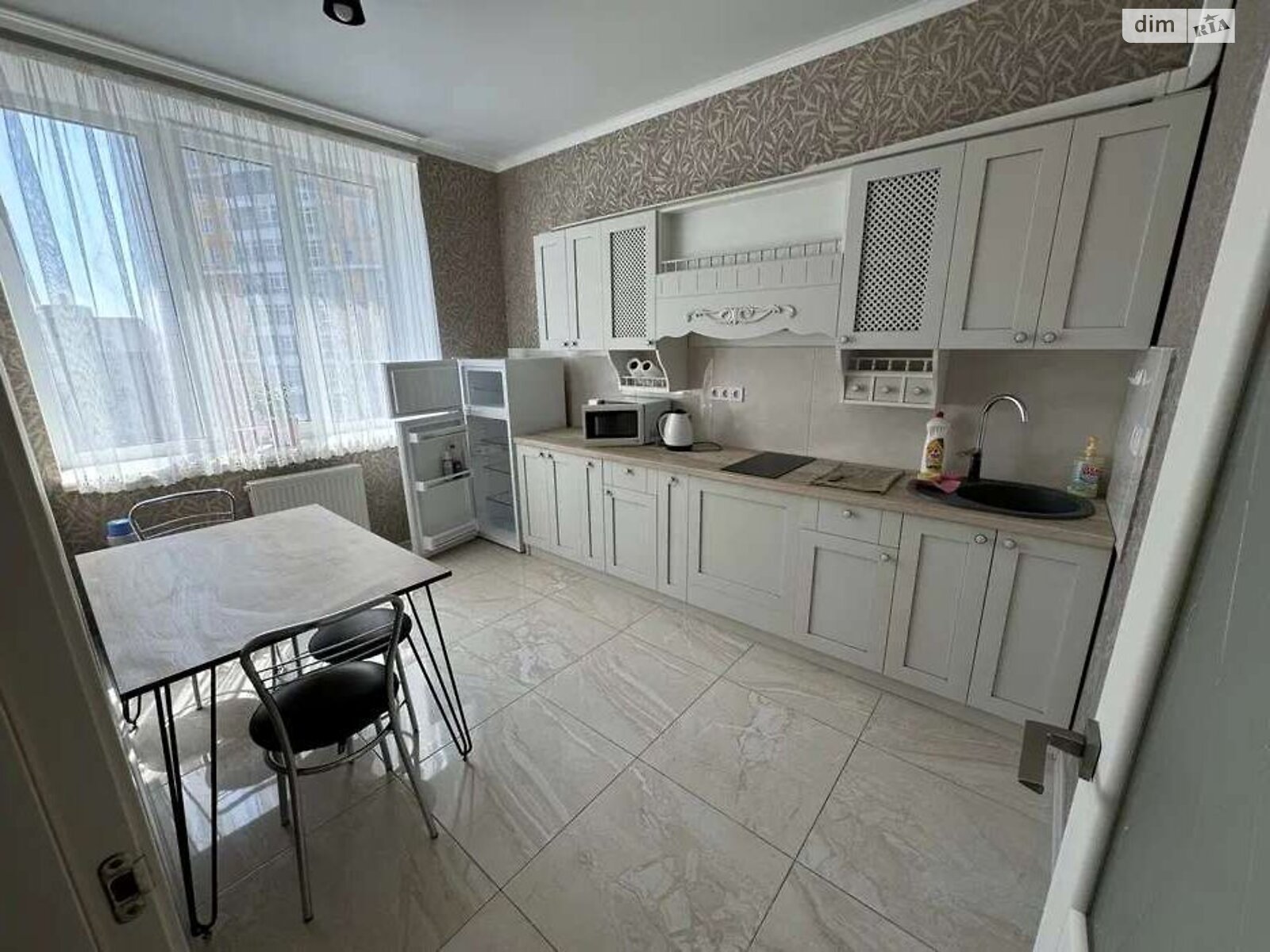 однокомнатная квартира в Одессе, на просп. Леси Украинки 19А в аренду на долгий срок помесячно фото 1 однокомнатная квартира в Одессе, на просп. Леси Украинки 19А в аренду на долгий срок помесячно фото 1