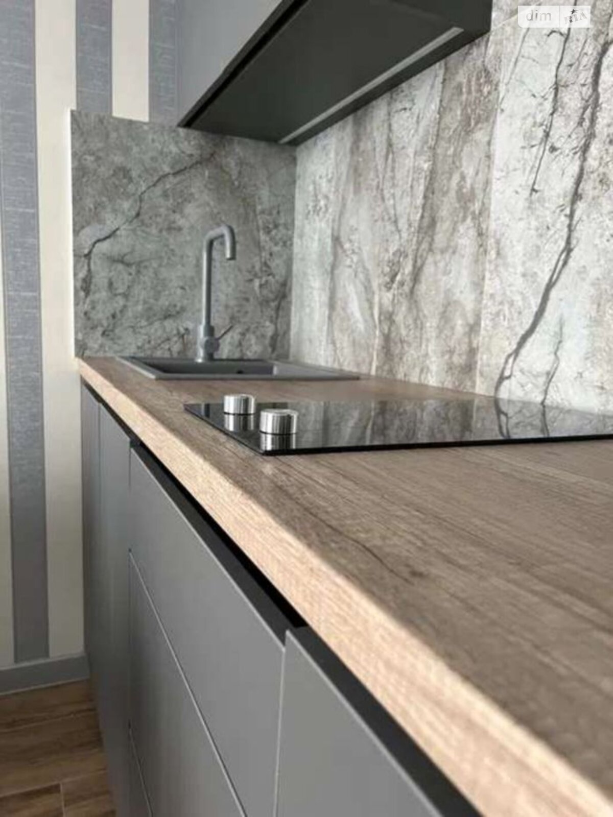 однокомнатная квартира в Одессе, на ул. Литературная 10 в аренду на долгий срок помесячно фото 1 однокомнатная квартира в Одессе, на ул. Литературная 10 в аренду на долгий срок помесячно фото 1