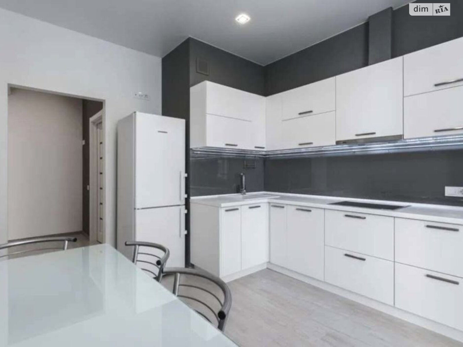 однокомнатная квартира в Одессе, на ул. Люстдорфская дорога 90А в аренду на долгий срок помесячно фото 1 однокомнатная квартира в Одессе, на ул. Люстдорфская дорога 90А в аренду на долгий срок помесячно фото 1