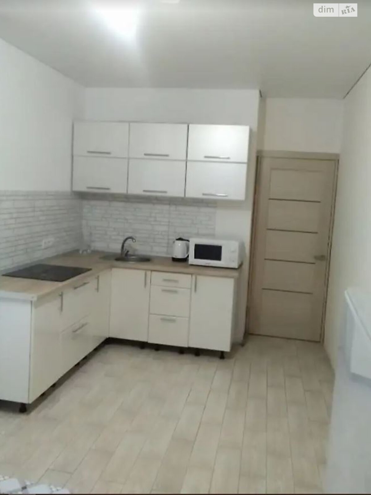 однокімнатна квартира в Одесі, район Малий Фонтан, на вул. Добровольців 10Г в довготривалу оренду помісячно фото 1 однокімнатна квартира в Одесі, район Малий Фонтан, на вул. Добровольців 10Г в довготривалу оренду помісячно фото 1