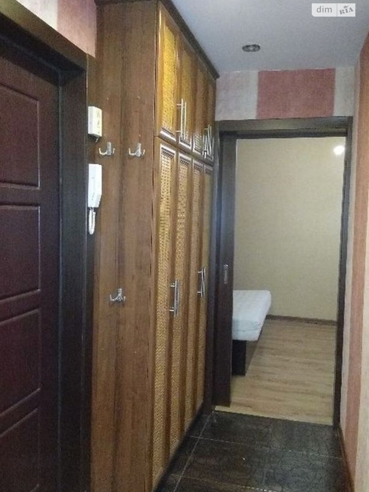 двокімнатна квартира в Одесі, район Молдаванка, на пл. Михайлівська 12/14 в довготривалу оренду помісячно фото 1 двокімнатна квартира в Одесі, район Молдаванка, на пл. Михайлівська 12/14 в довготривалу оренду помісячно фото 1