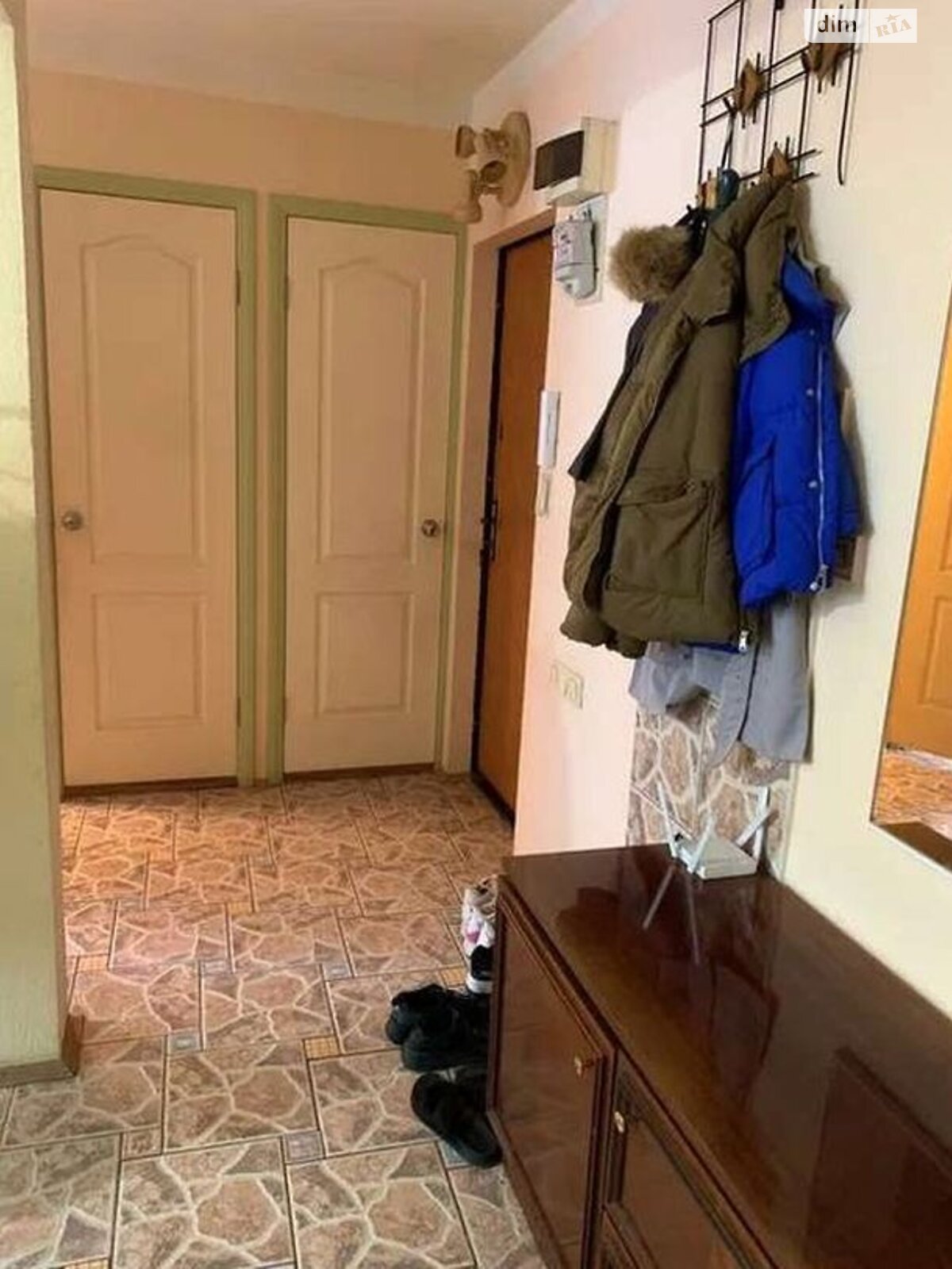трехкомнатная квартира в Одессе, район Молдаванка, на пл. Михайловская 12/14 в аренду на долгий срок помесячно фото 1 трехкомнатная квартира в Одессе, район Молдаванка, на пл. Михайловская 12/14 в аренду на долгий срок помесячно фото 1