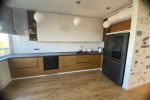 трехкомнатная квартира в Одессе, район Молдаванка, на ул. Михайловская 8 корпус 2 в аренду на долгий срок помесячно фото 2