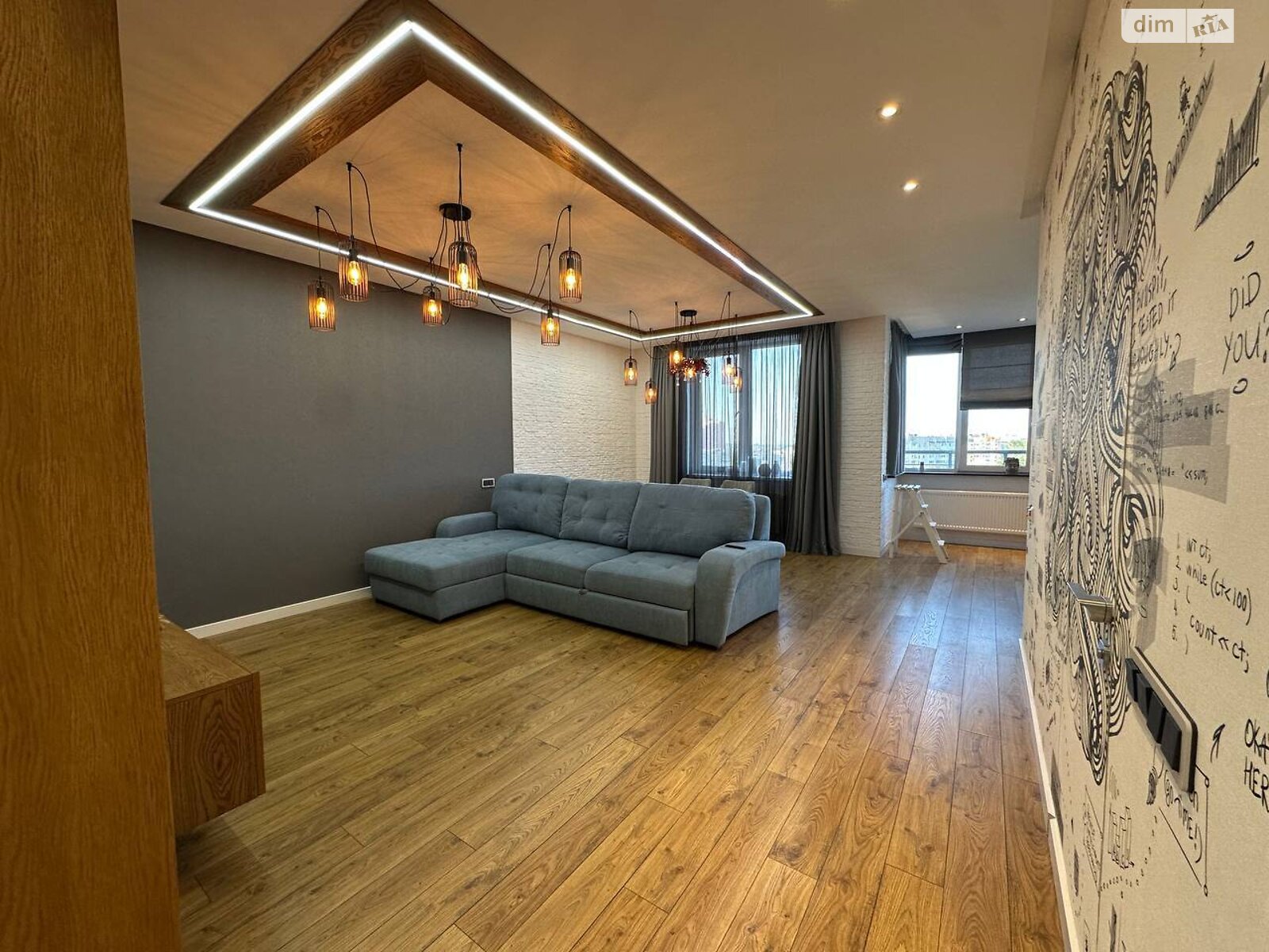 трехкомнатная квартира в Одессе, район Молдаванка, на ул. Михайловская 8 корпус 2 в аренду на долгий срок помесячно фото 1