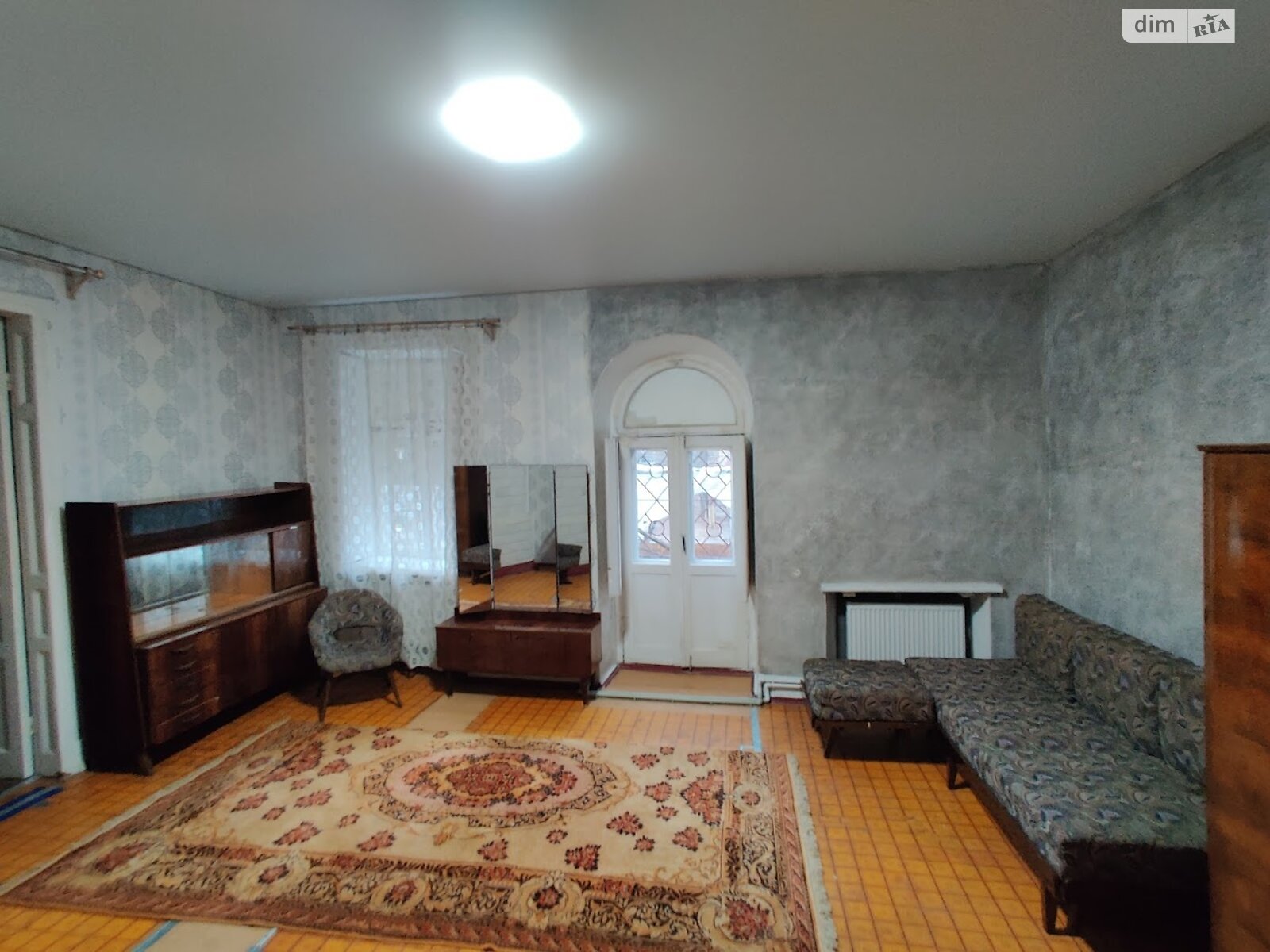 трехкомнатная квартира в Одессе, район Молдаванка, на ул. Разумовская 40 в аренду на долгий срок помесячно фото 1