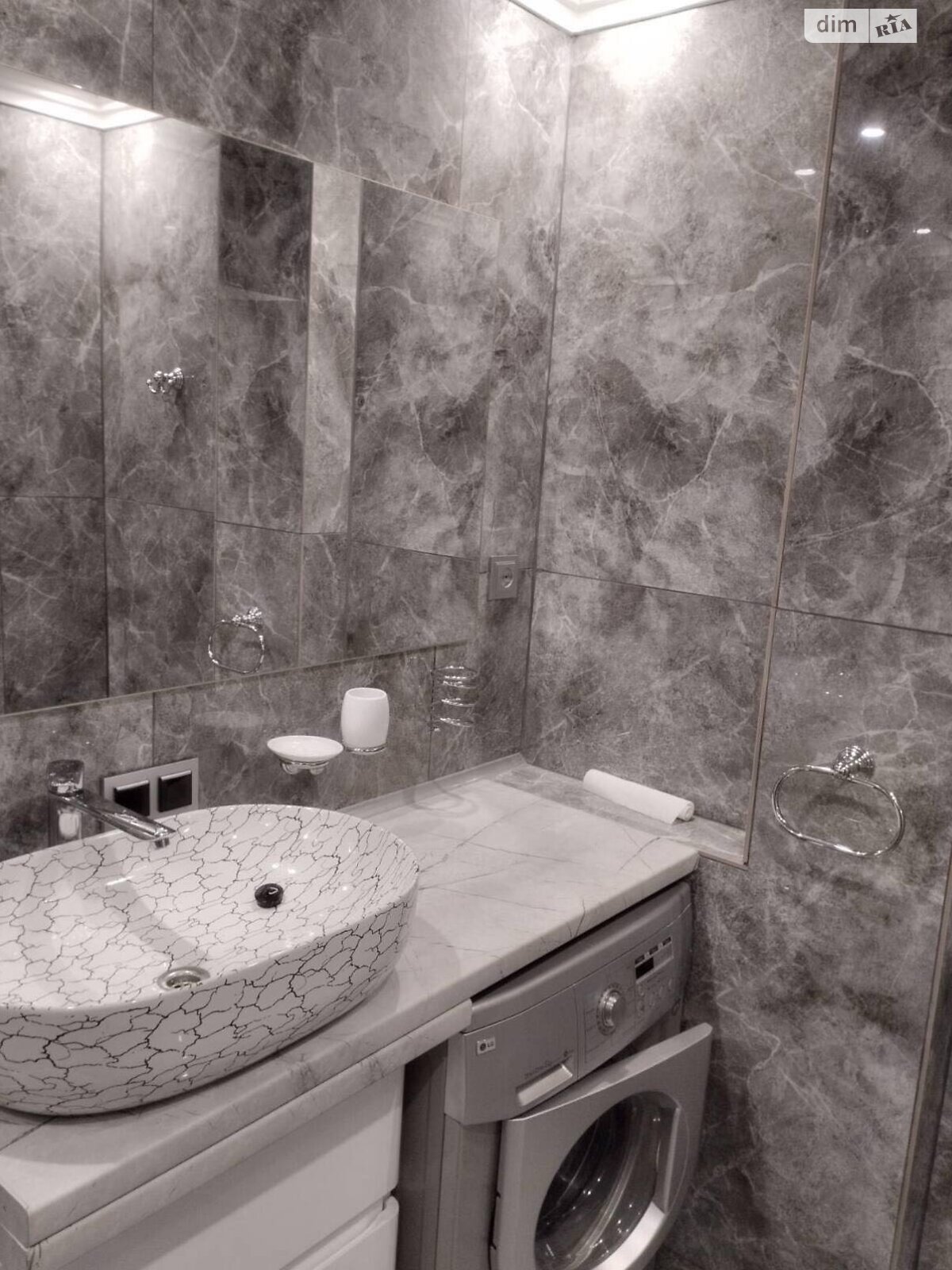 двухкомнатная квартира в Одессе, район Молдаванка, на ул. Запорожская 10 в аренду на долгий срок помесячно фото 1