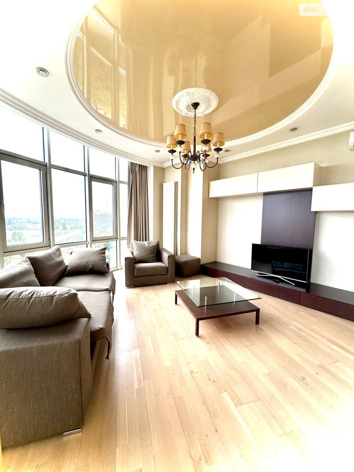 трехкомнатная квартира в Одессе, район Отрада, на бул. Французский 9 в аренду на долгий срок помесячно фото 1