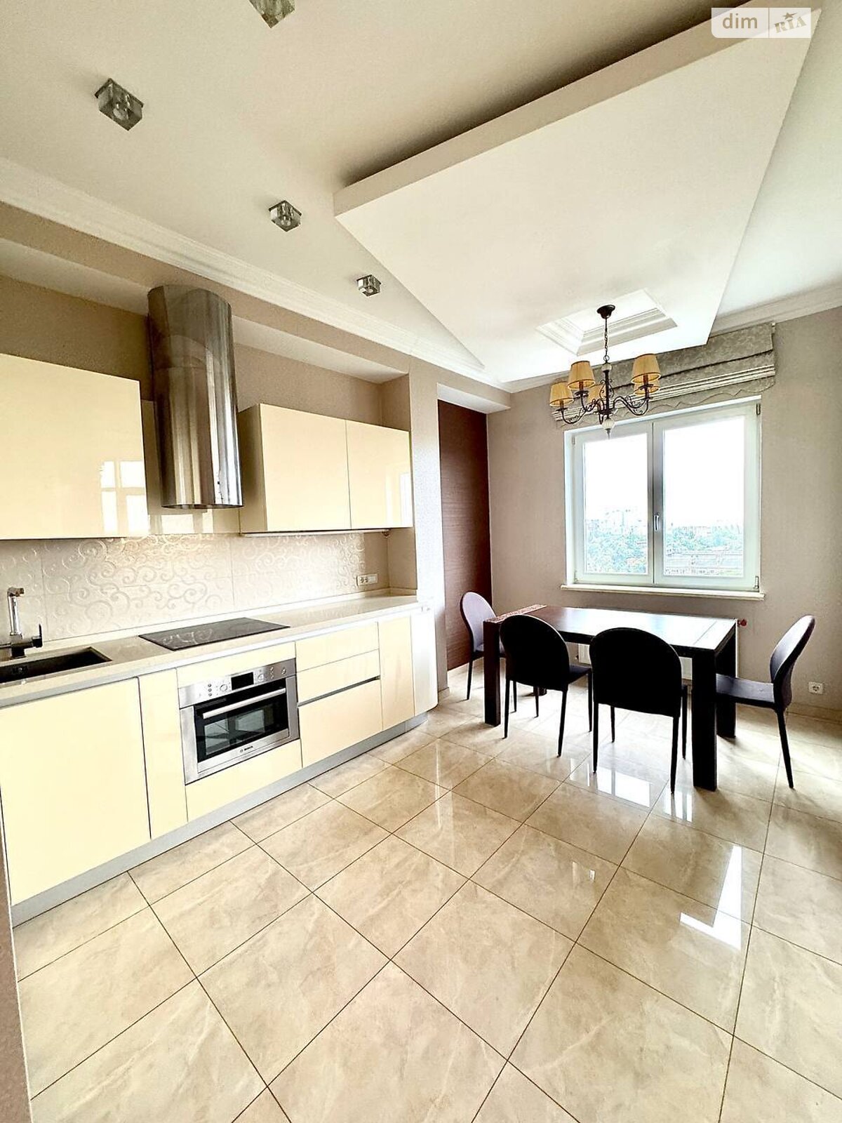 трехкомнатная квартира в Одессе, район Отрада, на бул. Французский 9 в аренду на долгий срок помесячно фото 1