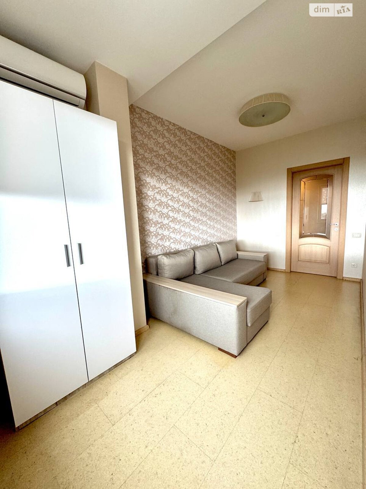 трехкомнатная квартира в Одессе, район Отрада, на бул. Французский 9 в аренду на долгий срок помесячно фото 1