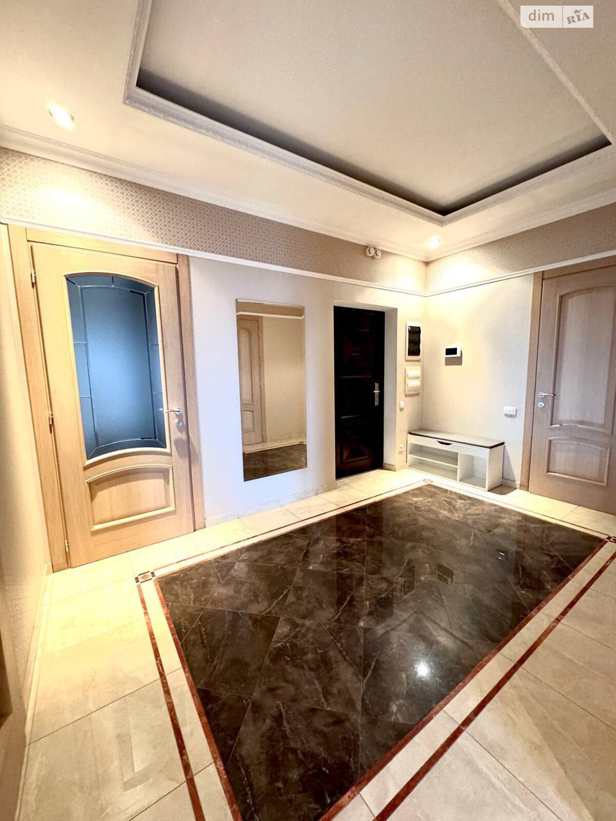 трехкомнатная квартира в Одессе, район Отрада, на бул. Французский 9 в аренду на долгий срок помесячно фото 1