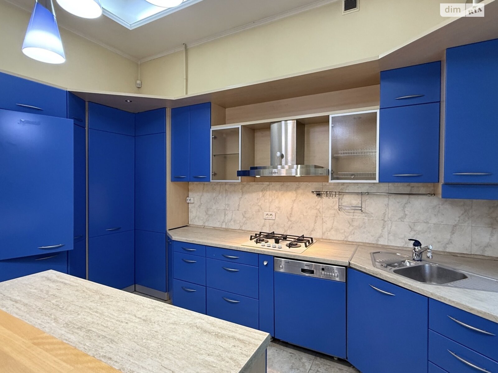 трехкомнатная квартира в Одессе, район Отрада, на бул. Французский 11А в аренду на долгий срок помесячно фото 1