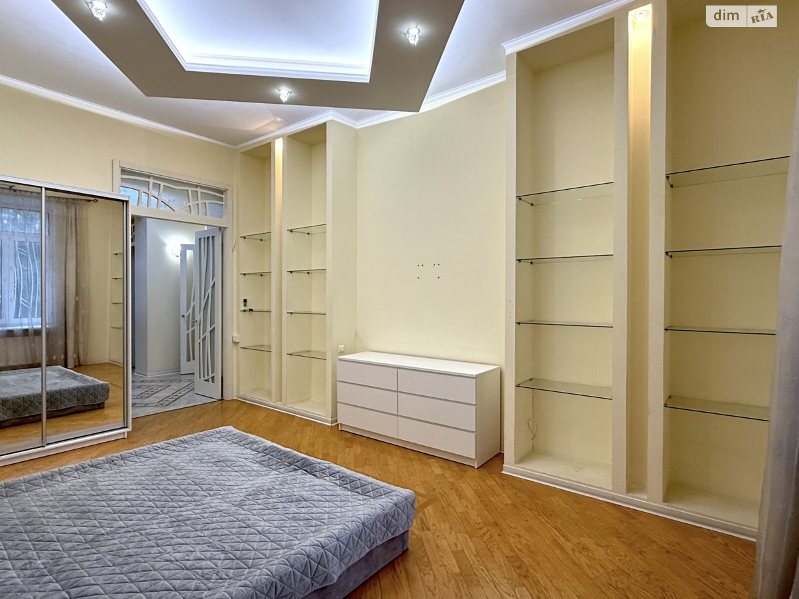 трехкомнатная квартира в Одессе, район Отрада, на бул. Французский 11А в аренду на долгий срок помесячно фото 1