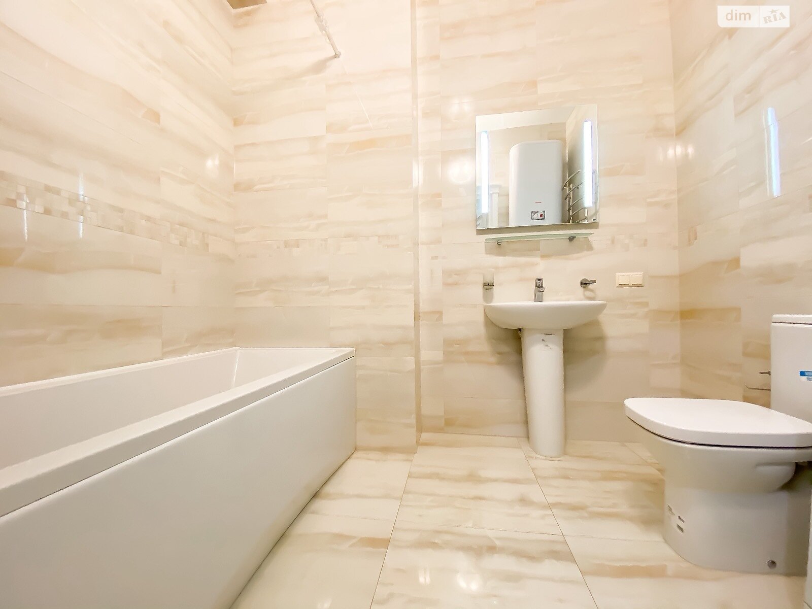 двокімнатна квартира в Одесі, район Отрада, на бул. Французький 13А в довготривалу оренду помісячно фото 1