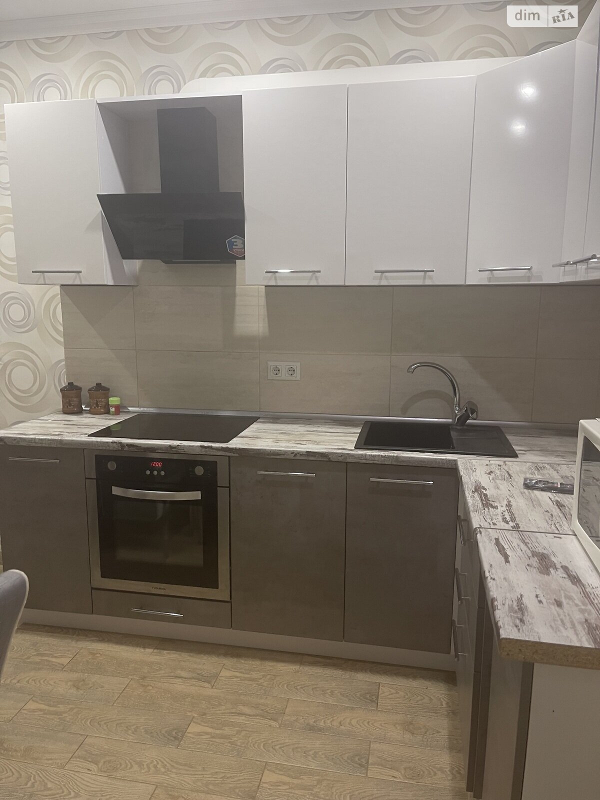 однокімнатна квартира в Одесі, район Пересипський, на вул. Академіка Сахарова 3В в довготривалу оренду помісячно фото 1 однокімнатна квартира в Одесі, район Пересипський, на вул. Академіка Сахарова 3В в довготривалу оренду помісячно фото 1