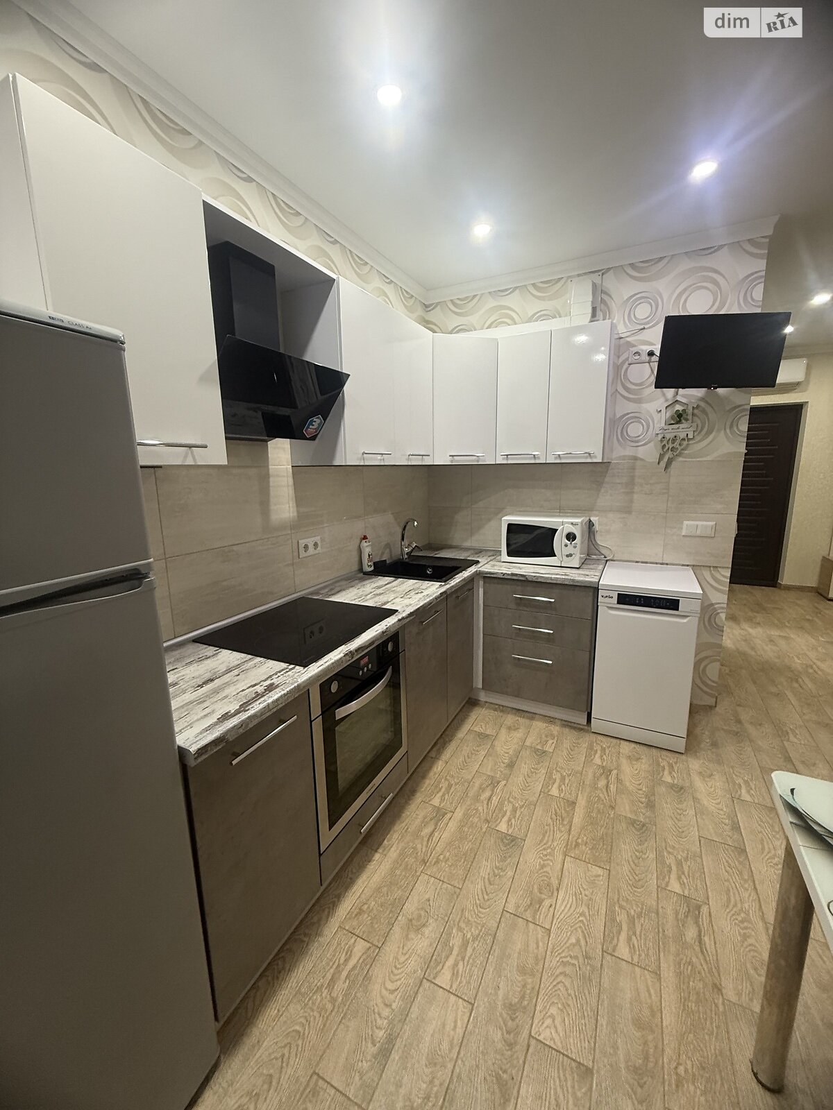 однокімнатна квартира в Одесі, район Пересипський, на вул. Академіка Сахарова 3В в довготривалу оренду помісячно фото 1 однокімнатна квартира в Одесі, район Пересипський, на вул. Академіка Сахарова 3В в довготривалу оренду помісячно фото 1