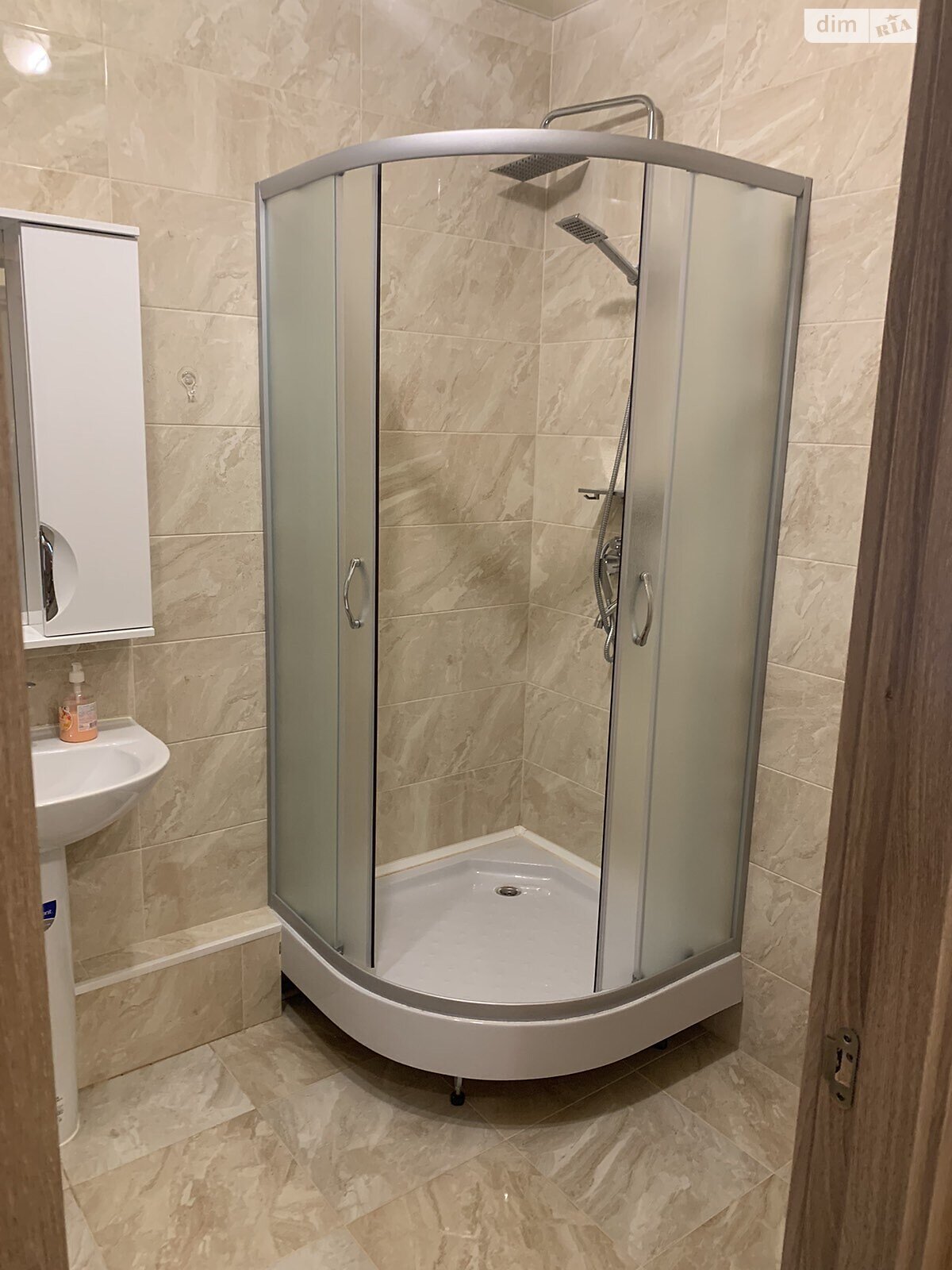 однокомнатная квартира в Одессе, район Пересыпский, на ул. Академика Сахарова в аренду на долгий срок помесячно фото 1