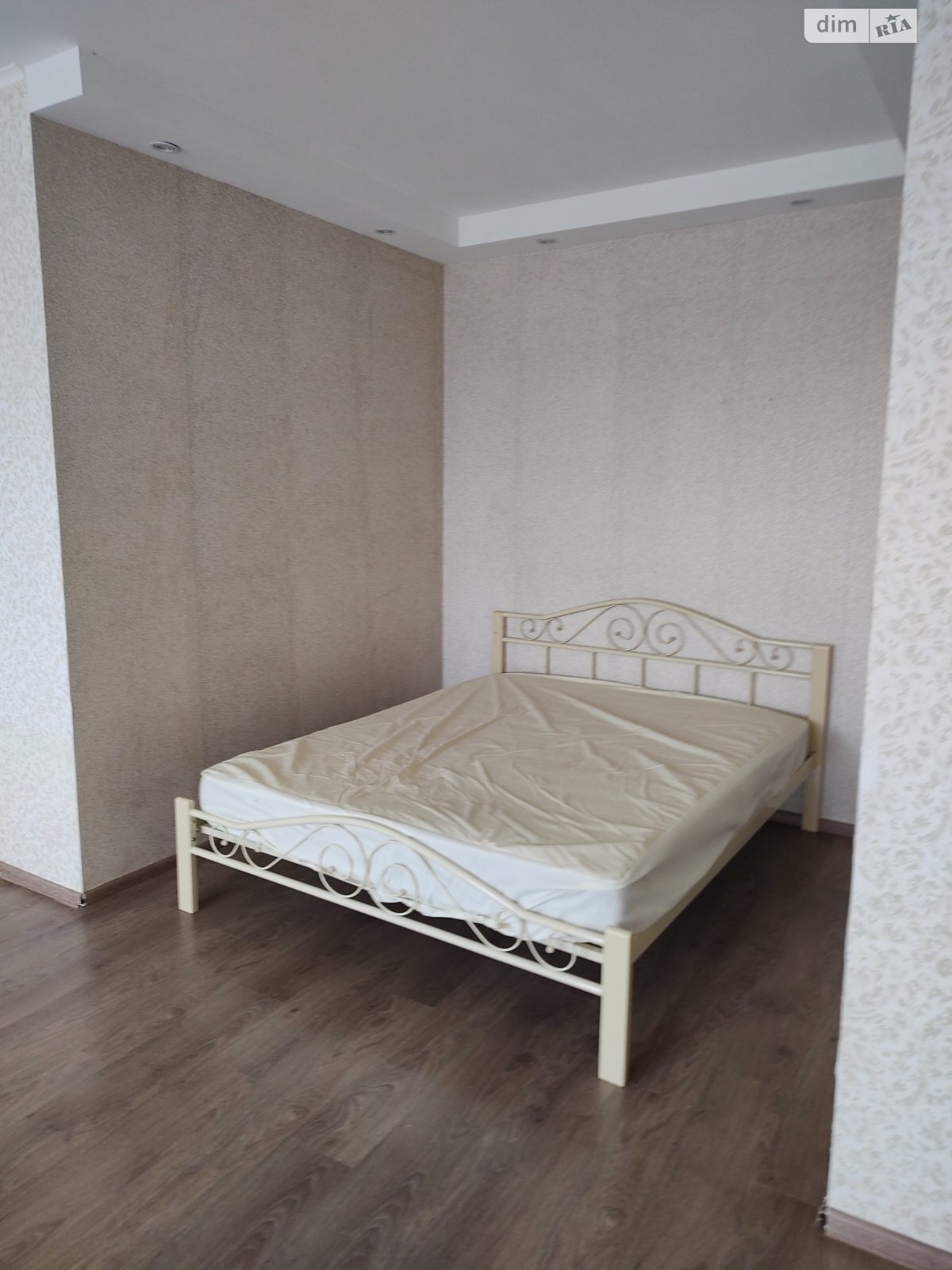 однокімнатна квартира в Одесі, район Пересипський, на вул. Шкільна 37 в довготривалу оренду помісячно фото 1 однокімнатна квартира в Одесі, район Пересипський, на вул. Шкільна 37 в довготривалу оренду помісячно фото 1