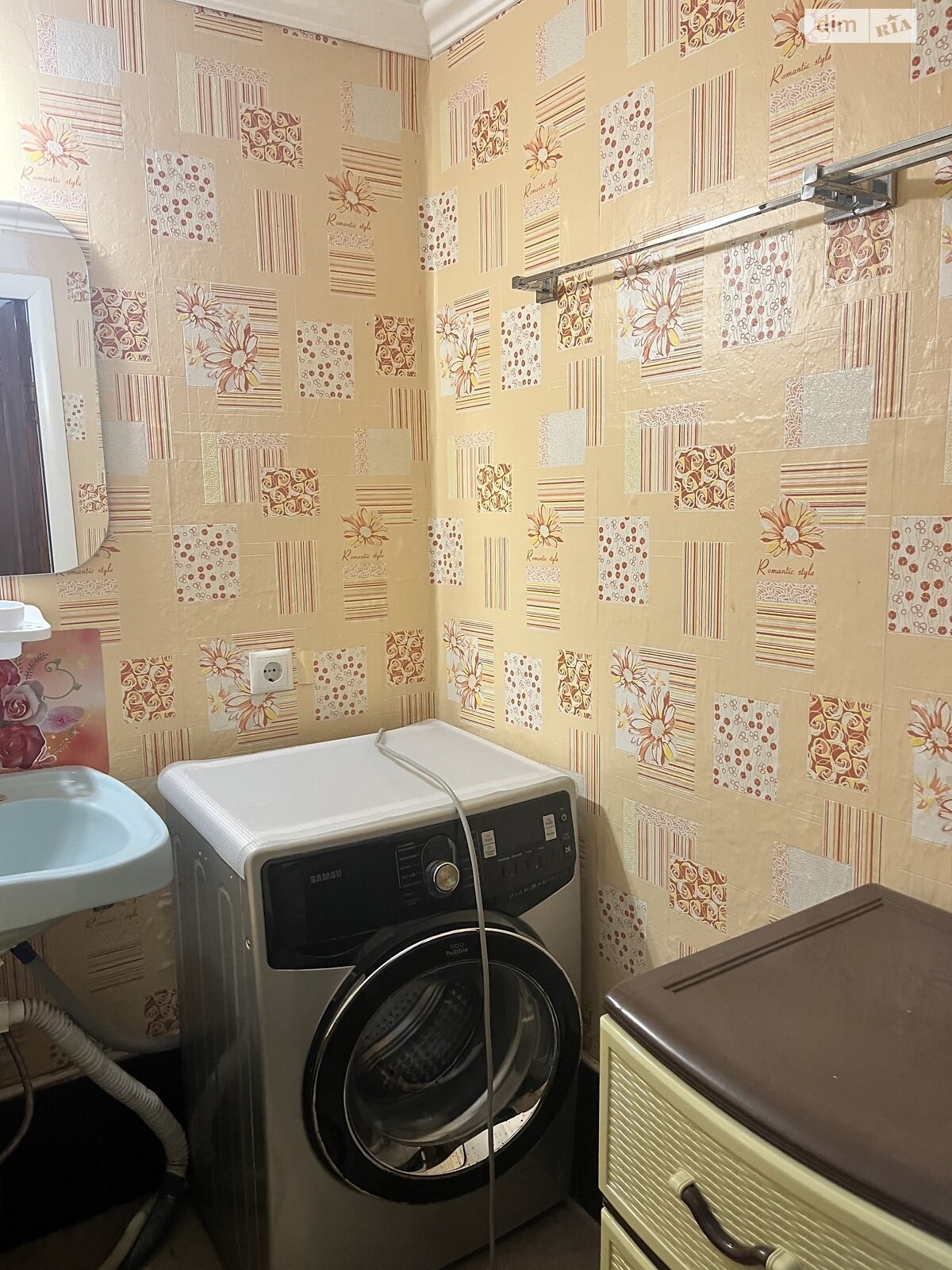 трехкомнатная квартира в Одессе, район Пересыпский, на ул. Владислава Бувалкина 52 в аренду на долгий срок помесячно фото 1 трехкомнатная квартира в Одессе, район Пересыпский, на ул. Владислава Бувалкина 52 в аренду на долгий срок помесячно фото 1