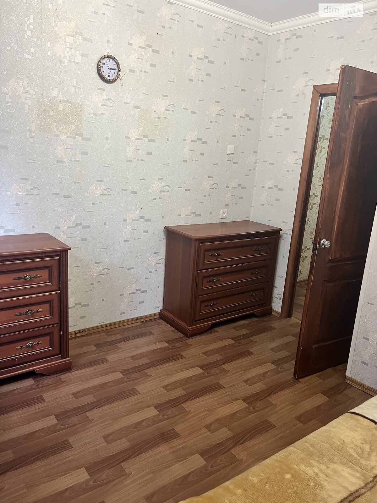 трехкомнатная квартира в Одессе, район Пересыпский, на ул. Владислава Бувалкина 52 в аренду на долгий срок помесячно фото 1 трехкомнатная квартира в Одессе, район Пересыпский, на ул. Владислава Бувалкина 52 в аренду на долгий срок помесячно фото 1