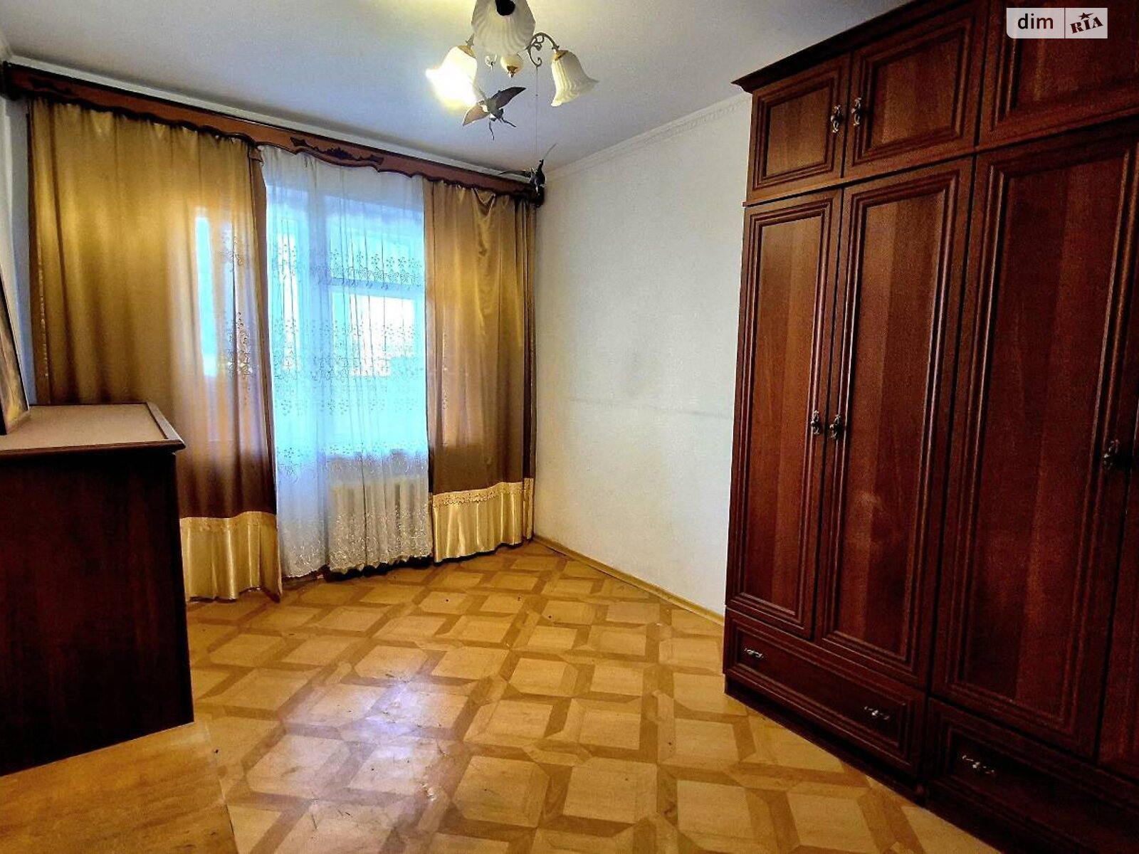 трикімнатна квартира в Одесі, район Містечко Котовського, на вул. 28-ї Бригади 31 в довготривалу оренду помісячно фото 1