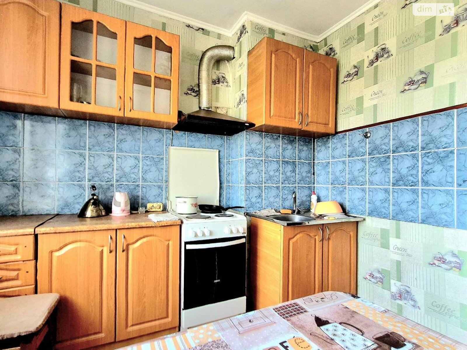 трикімнатна квартира в Одесі, район Містечко Котовського, на вул. 28-ї Бригади 31 в довготривалу оренду помісячно фото 1