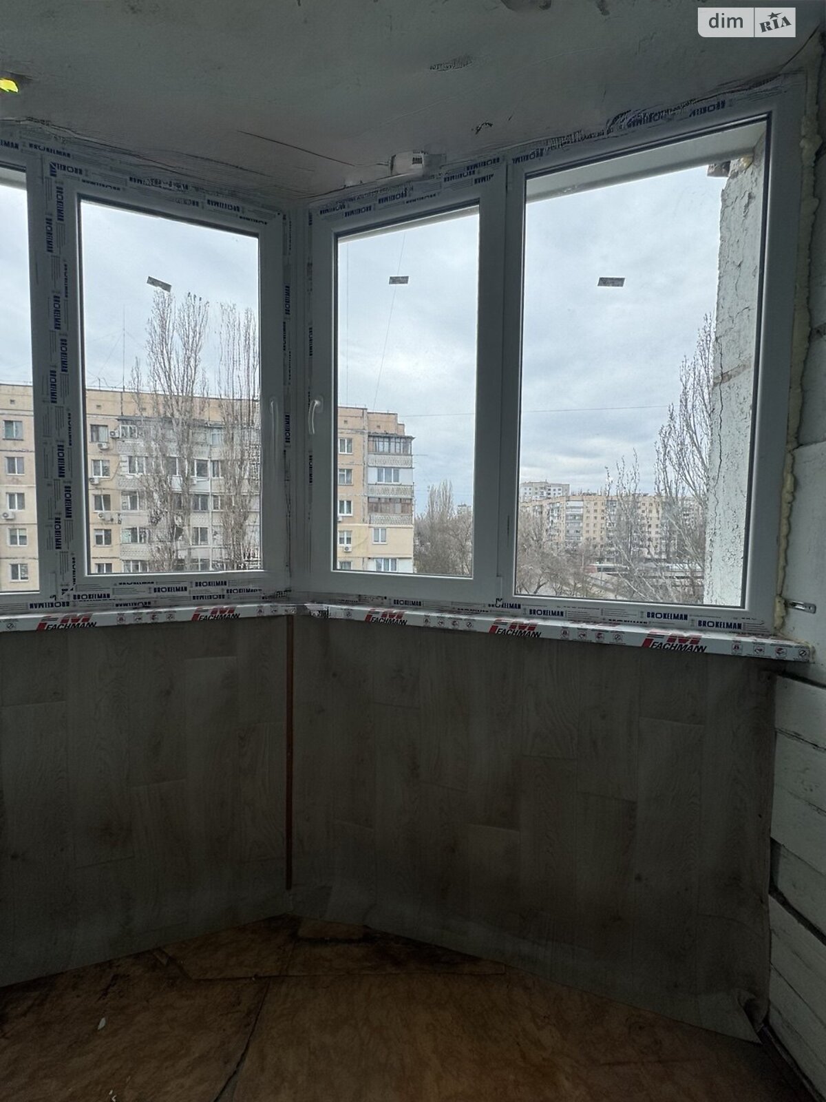 трехкомнатная квартира в Одессе, район Поселок Котовского, на ул. Академика Заболотного 39А, кв. 40 в аренду на долгий срок помесячно фото 1 трехкомнатная квартира в Одессе, район Поселок Котовского, на ул. Академика Заболотного 39А, кв. 40 в аренду на долгий срок помесячно фото 1