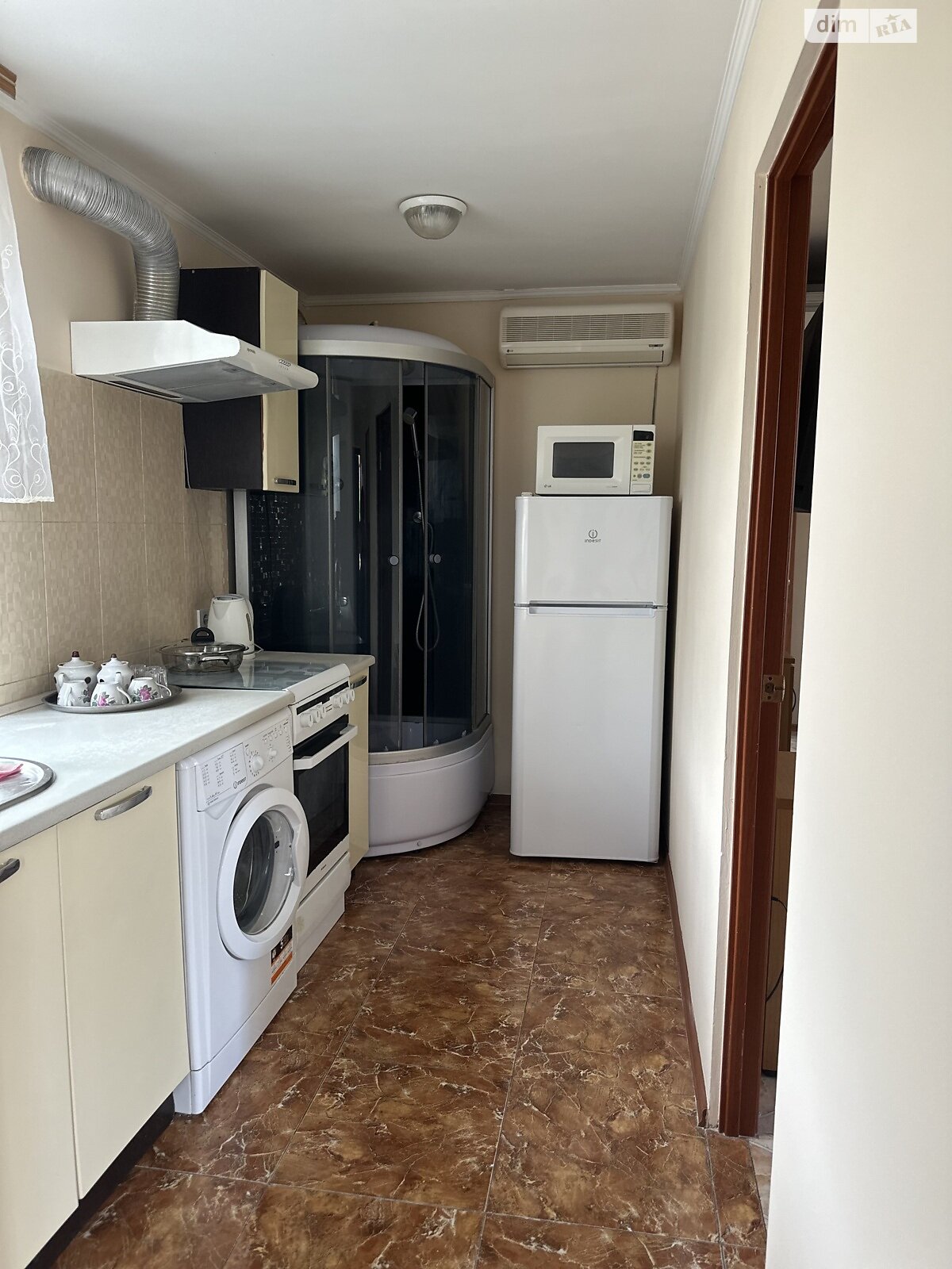 двухкомнатная квартира в Одессе, район Поселок Котовского, на просп. Князя Владимира Великого 23 в аренду на долгий срок помесячно фото 1