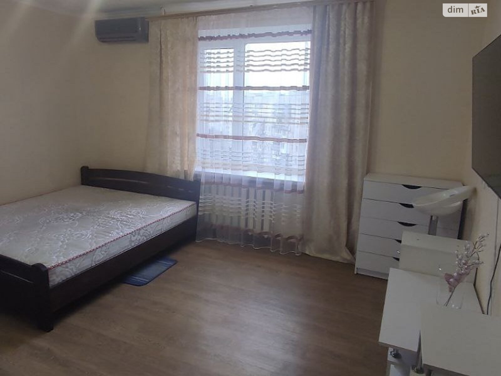 двухкомнатная квартира в Одессе, район Поселок Котовского, на просп. Князя Владимира Великого в аренду на долгий срок помесячно фото 1