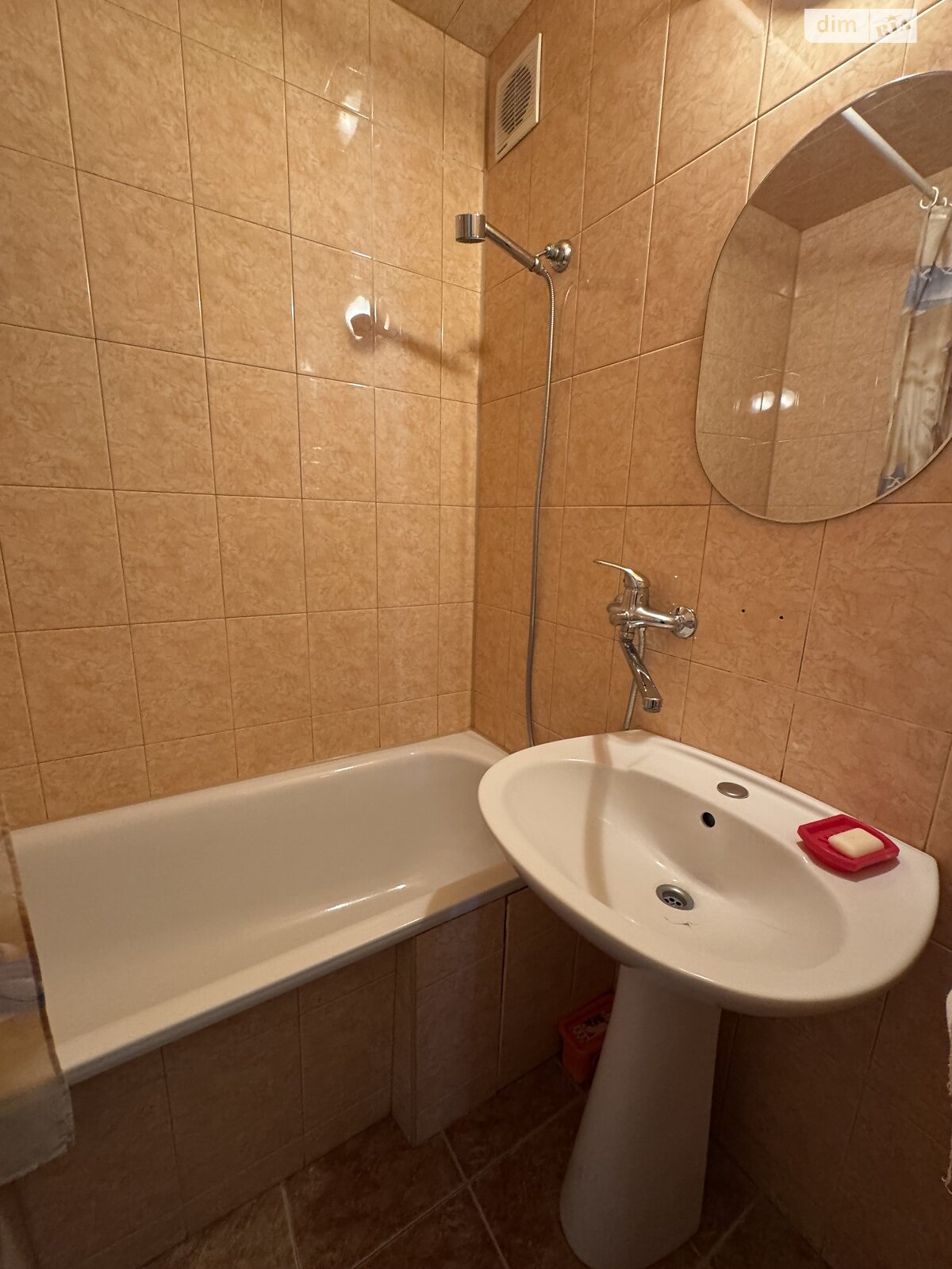 трикімнатна квартира в Одесі, район Містечко Котовського, на вул. Палія Семена в довготривалу оренду помісячно фото 1