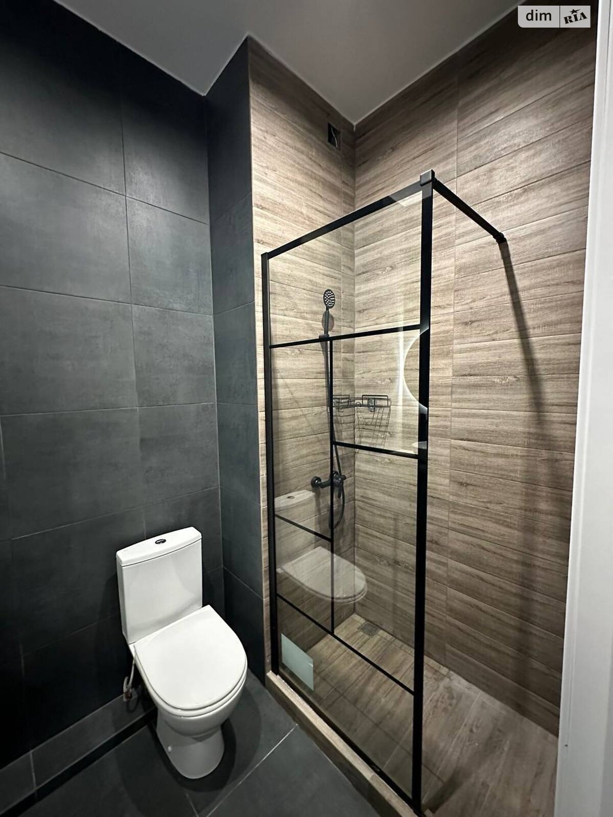 однокомнатная квартира в Одессе, район Поселок Котовского, на ул. Владислава Бувалкина 7Б в аренду на долгий срок помесячно фото 1