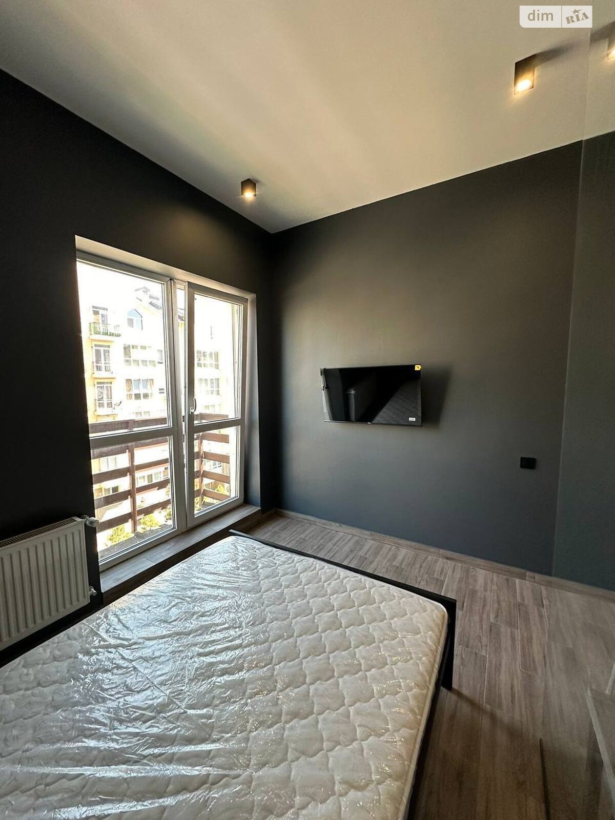 однокомнатная квартира в Одессе, район Поселок Котовского, на ул. Владислава Бувалкина 7Б в аренду на долгий срок помесячно фото 1